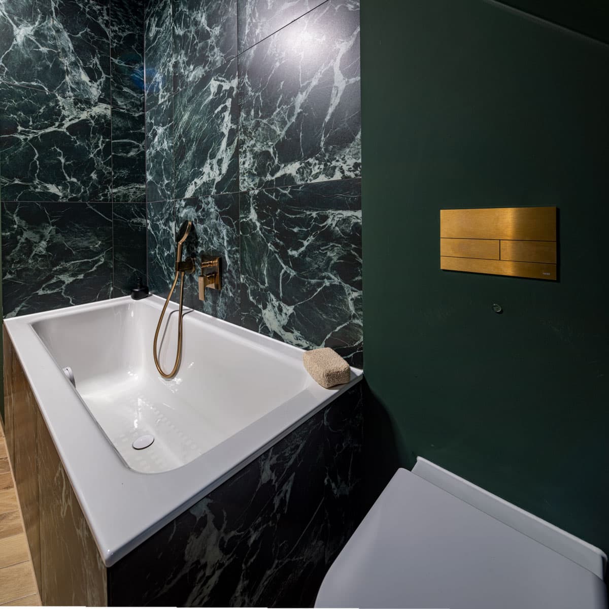 L_Marmor_schwarz_Bad_04