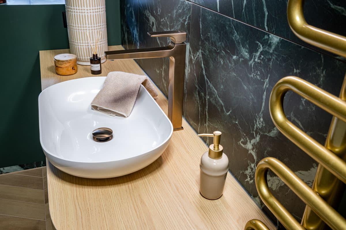 K_Marmor_schwarz_Bad_01